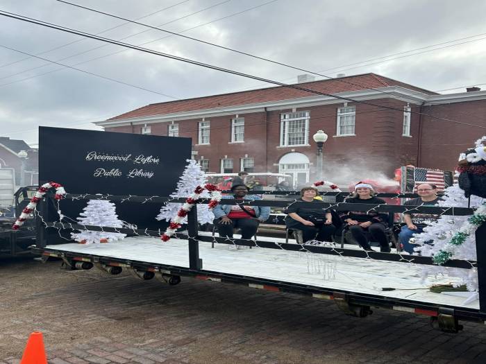 [Library Float WINS Grand Marshall Award!]